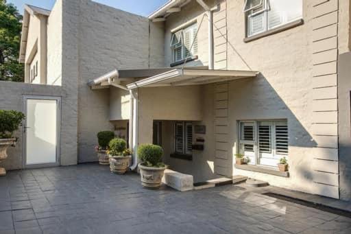 37 Alexandra Avenue, Self Catering Executive Apartment No Load Shedding And Water Outages Johannesburg Zewnętrze zdjęcie